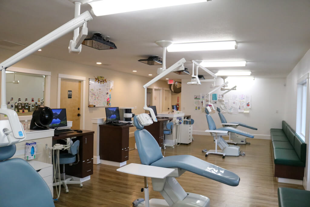 Interior office of Keizer office; dental chairs with desks
